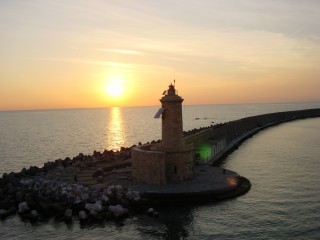 Sonnenuntergang im Hafen von Livorno