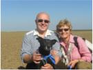 Gisela und Robert mit Hund Luzifer ...